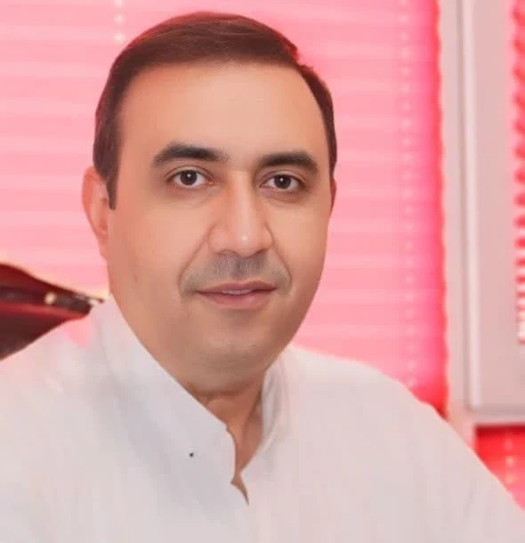 دکتر اکبر اعتمادی – بهترین جراح بینی نیمه فانتزی در تهران | جراح پلاستیک و ترمیمی