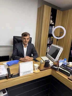 دکتر علی شکرریز – بهترین جراح بینی نیمه فانتزی در تهران | جراح پلاستیک و ترمیمی